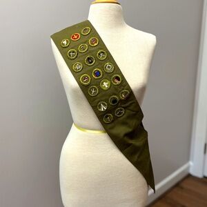 Vintage Boy Scouts of America BSA Sash with 20 Merit Insignia Patches Badges